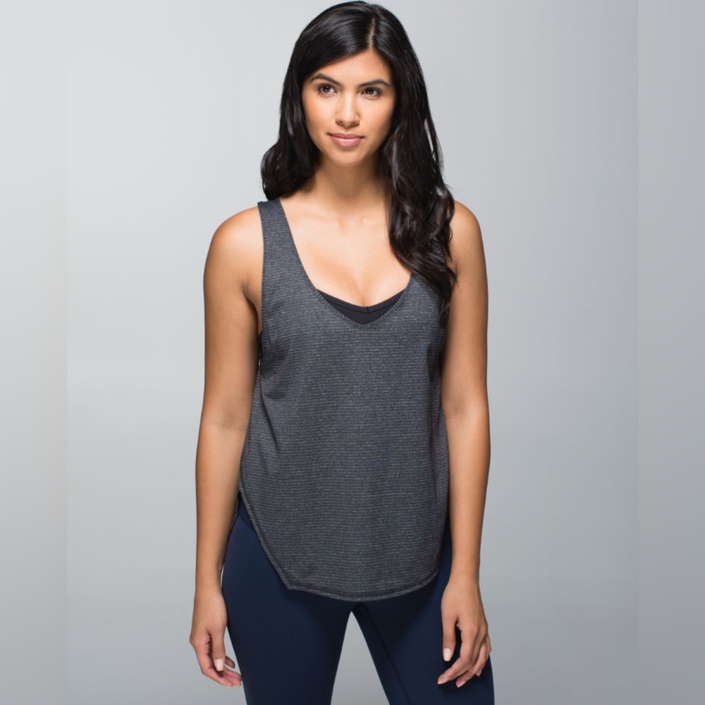 Never Worn ๐ณ๐๐๐๐๐๐๐๐ ๐๐๐๐ ๐กโ๐ ๐ป๐๐๐ก Tank Top - Picture 1 of 11